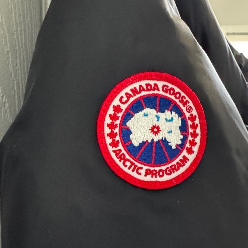Canada Goose Women's Hybridge Down Jacket - Picture 6 of 16